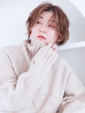 アルバム 渋谷パルコ(ALBUM) モカブラウンショートスタイル_フォギーベージュ耳かけ_37064