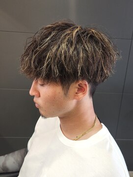 ニアウ 伊勢崎連取店(Niau) 刈り上げマッシュショートソフトツイストスパイラルパーマ