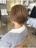 ショートボブ
