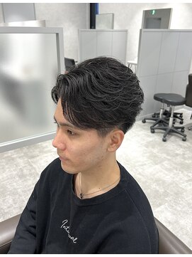 キートス(Kiitos) センターパート　フェザーパーマ