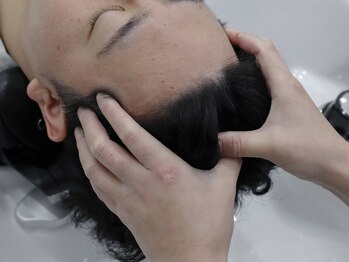 カットインプレイスズー(Cut in place Zoo)の写真/頭皮の汚れを除去し血行促進◎頭皮環境を整えます。忙しい毎日を忘れてしまうような極上のサロンタイムを◆