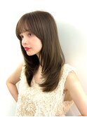 顔まわりカットミディアムウルフレイヤーロングハッシュボブ