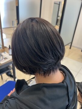 リタ ハマセン(LiTA. hamasen) 大人美人/絶壁解消/くびれ/軽ふわ ''ショートボブ''