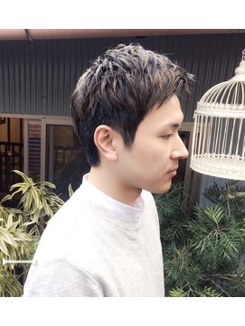 ロイ プラスアティック(roi +attic) 谷町6丁目美容室◇異空間美容室roi◆