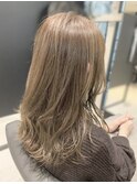 ペールベージュ×毛先パーマ×ことりベージュ×イルミナカラー