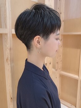 フンヌ フンヌ(funnufunnu)の写真/人気のショートstyleも“ふんわり&キレイな”フォルムを再現♪クールな印象を与えたいオトナ女性に◎