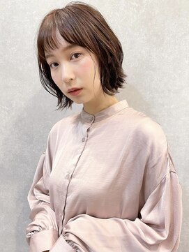 ケーツー エム 京都ラクエ(k-two emu) ふんわりショートヘア_艶感ピンクブラウン_前髪__ナチュラルボブ