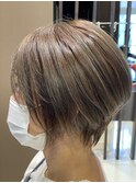 ショートボブ