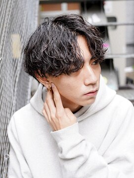 アルファ 新宿(alpha) サーフカール/ 刈り上げセンターパート/ブルーブラック[新宿駅]