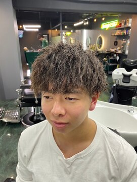 グリーディーフォックス 三軒茶屋(GreedyFOX) 波巻き/マッシュパーマ/ウルフ/ハイライト<理容室>三軒茶屋