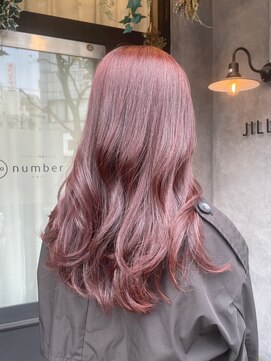 ナンバー ジルバ 立川(N° jillva) 丸型卵形レイヤーカットエアリーロング美髪ピンクブラウン立川