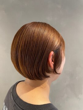 エスケープ トゥ ボナ(ESCAPE to bona.) 艶ショート×似合わせカット