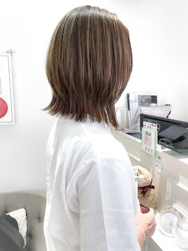 バブ バイネオリーブ(Bab by neolive) レイヤーボブ/切りっぱなし/くびれボブ/ハイライト/白髪ぼかし