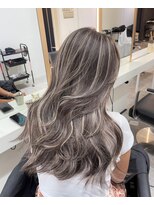 ブレンド 渋谷(BLend)&nbsp;黒髪ボブルフネビージュ小顔ワンレンスペインカール