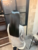 ハル 新宿(haru)&nbsp;黒髪ストレートロング/天使の輪/美髪矯正/髪質改善/大人可愛い