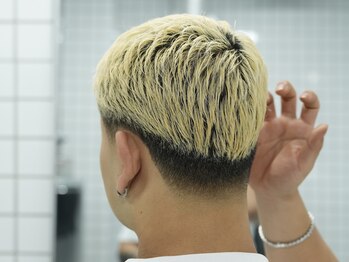 ヘア アトリエ ホロウ 堀江(HAIR ATELIER HOLLOW)の写真/ラフにキマる、再現性の高いメンズカジュアルスタイルで毎日のセットも簡単に