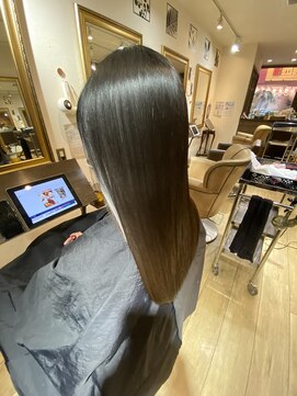 ヴォヤージュ(VOYAGE) 髪質改善縮毛矯正・詳細はinsta ＠tomita0623