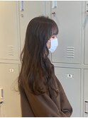 ゆったりウェーブで大人かわいいロングヘア