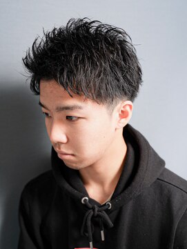 アルファ 新宿(alpha) フェザーパーマ/刈り上げセンターパート/サーフカール[新宿]