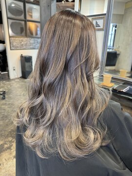 リルア 博多(LIRUA) フォギーベージュのバレイヤージュ