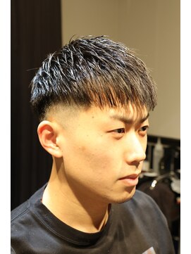 ツーエイチ 新宿(2H) 新宿/クロップスタイル/スキンフェード/黒髪