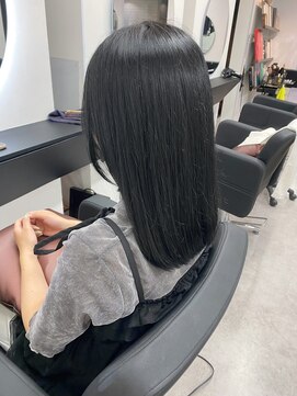 グランドライン(GRAND LINE) 《GRANDLINE友田千栄》ブルーブラックカラー　韓国ヘア