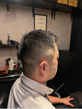 ブロートーキョーバーバーショップ 神田店(Bro Tokyo BARBERSHOP) 【神田】ビジネス対応!ベリーショートフェードスタイル