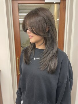 ガーランドギンザ(Garland Ginza) レイヤーカット　韓国風レイヤー　水素カラー　かきあげ前髪