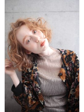 アンド(AND) ドール風ウェーブボブ