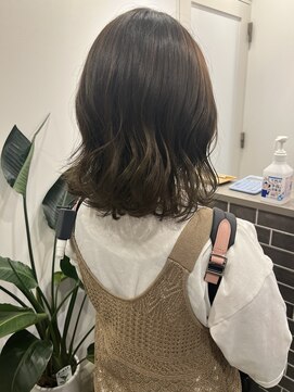 シェリー(Che'ri) ボブにベージュカラー / MANA