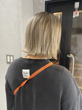 レックス 中野(rex) 切りっぱなしボブ　ブロンドカラー