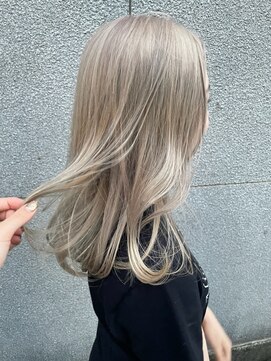 レクタ(recta) ホワイトベージュ ブリーチ2回～ ミディアムヘア