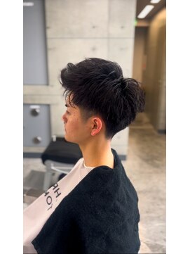 クロム トウキョウ ザ バーバーアルト 神保町店(CHROM TOKYO the Barber ALT) テーパーフェードショート