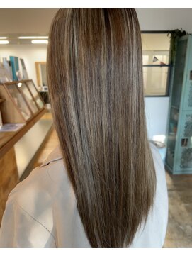 パロ アルト(Palo Alto) グレージュハイライト×ロングレイヤー