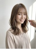 レイヤーカットの似合わせミディ