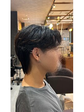 ラテ(LATTE) 襟足あり毛流れセンターパート