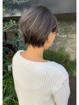 トルネード(TORNADO)&nbsp;グレージュハイライトカラーショート