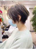 美シルエット大人ショート・透明感アッシュグレージュ【BISA】
