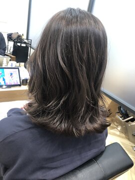 ジーナ 札幌(Zina) 外ハネくびれの重軽レイヤー