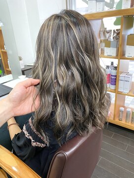 ヴィフ 大船(VIF) コントラストハイライト(ケアブリーチ)×グレージュ(カラー）