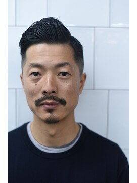 メリケンバーバーショップ コウベ(MERICAN BARBERSHOP KOBE) アップバング刈り上げフェードきっちりスタイルにイメチェン2