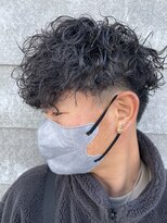 ヒュイル バイ ニアウ(Hwyl by Niau)&nbsp;メンズマッシュパーマ波巻スパイラルパーマニュアンスパーマ