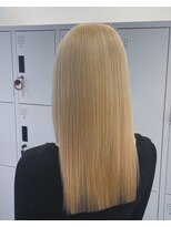 グランデュール 東静岡池田店(GRANDEUR)&nbsp;ミルクティーベージュダブルカラーケアブリーチインナーカラー