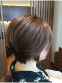 大人かわいいハンサムひし形束感ショート女子