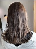 やわらかベージュ