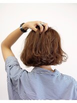 バングス(bangs)&nbsp;首元の涼しいボブスタイル。