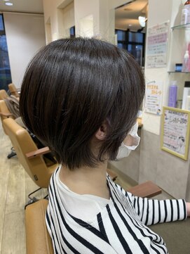 ヘア セフィール 八千代中央店(hair C'feel) 暗めプラチナグレイ+ショートボブ