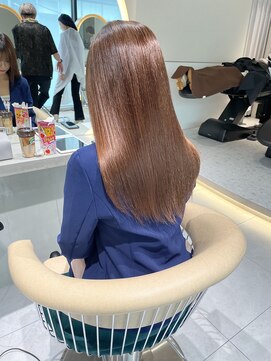 ロンドメリア 天神大名店(Lond Melia) ★斜めバングミディアムヘアグレージュカラーシルキーベージュ★