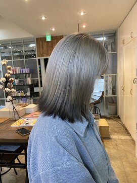 ラウブロッサム 大宮西口店(Lau Blossom) ダブルカラー　エンドカラー　ブラック