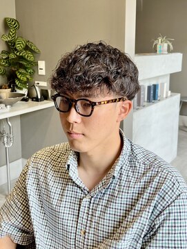 スワロウ(swallovv) ツーブロックパーマ